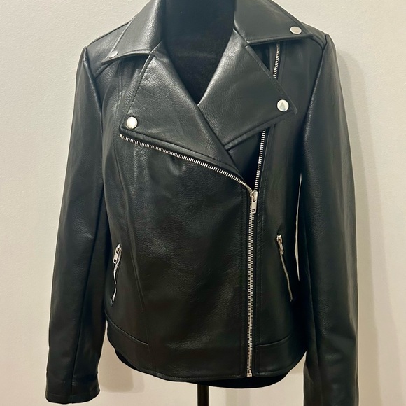 Forever 21 Faux Leather Moto Jacket EUC Sz M - Picture 5 of 6